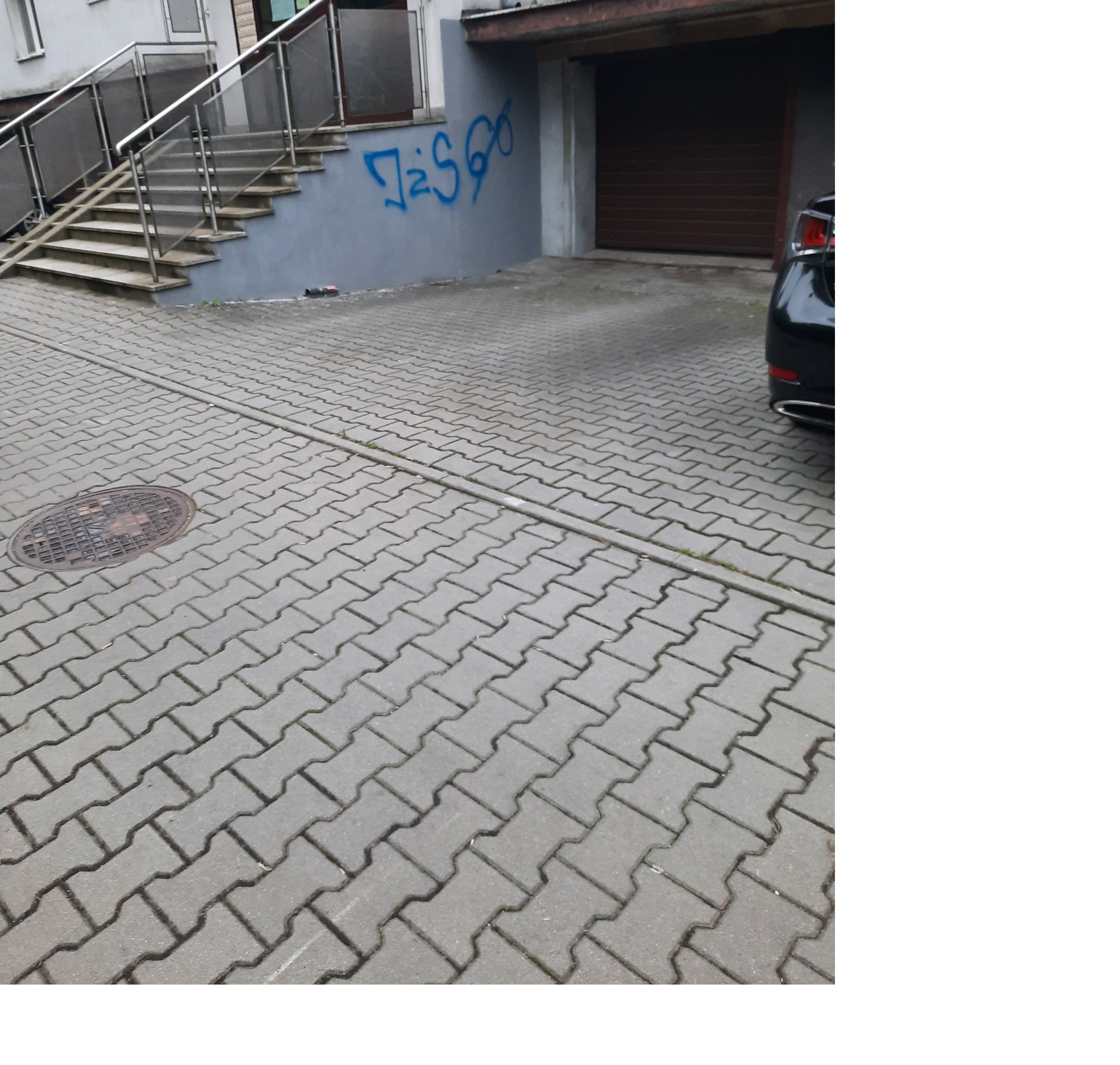 Zdjęcie przed zamalowaniem