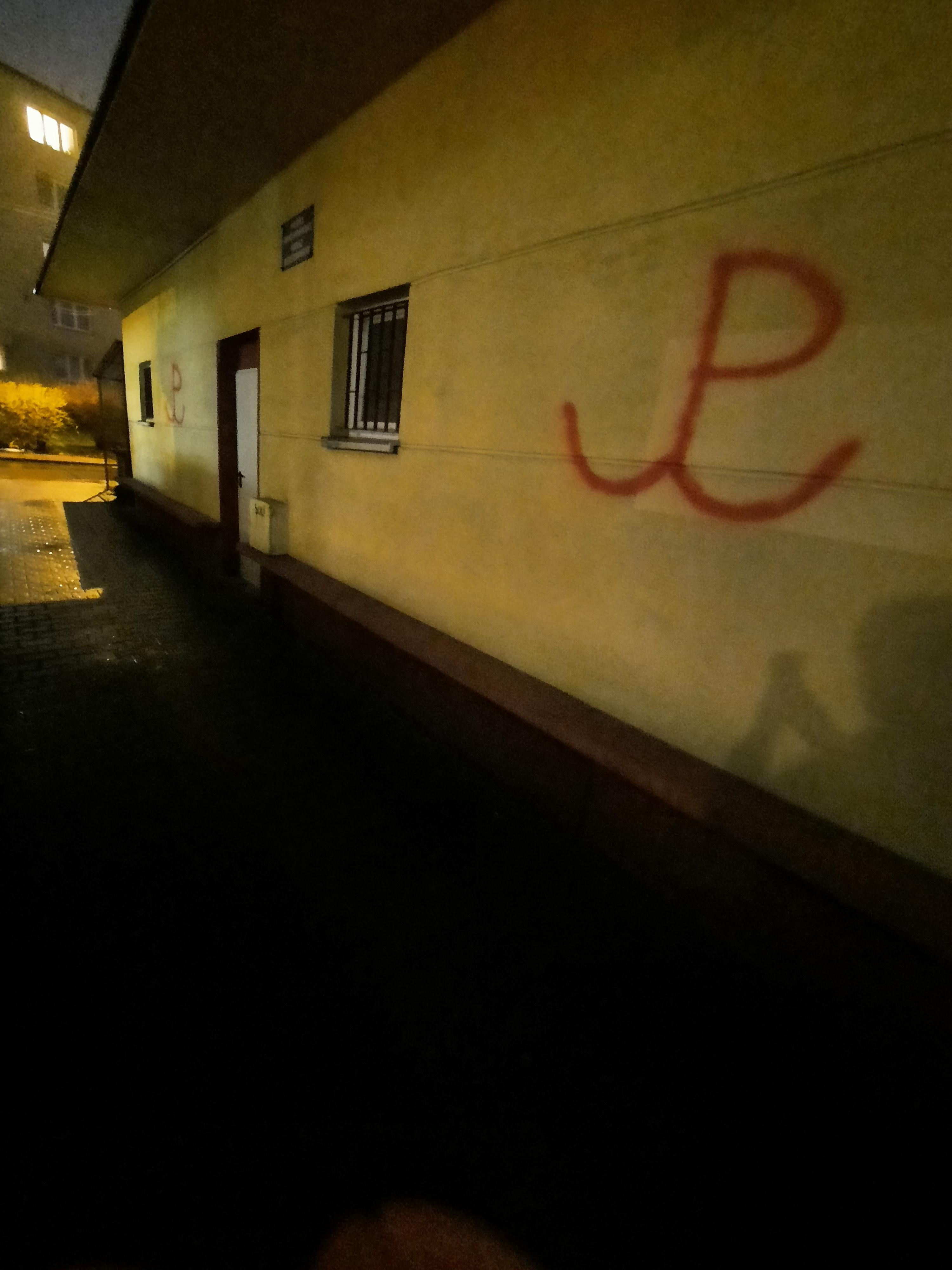 Zdjęcie przed zamalowaniem