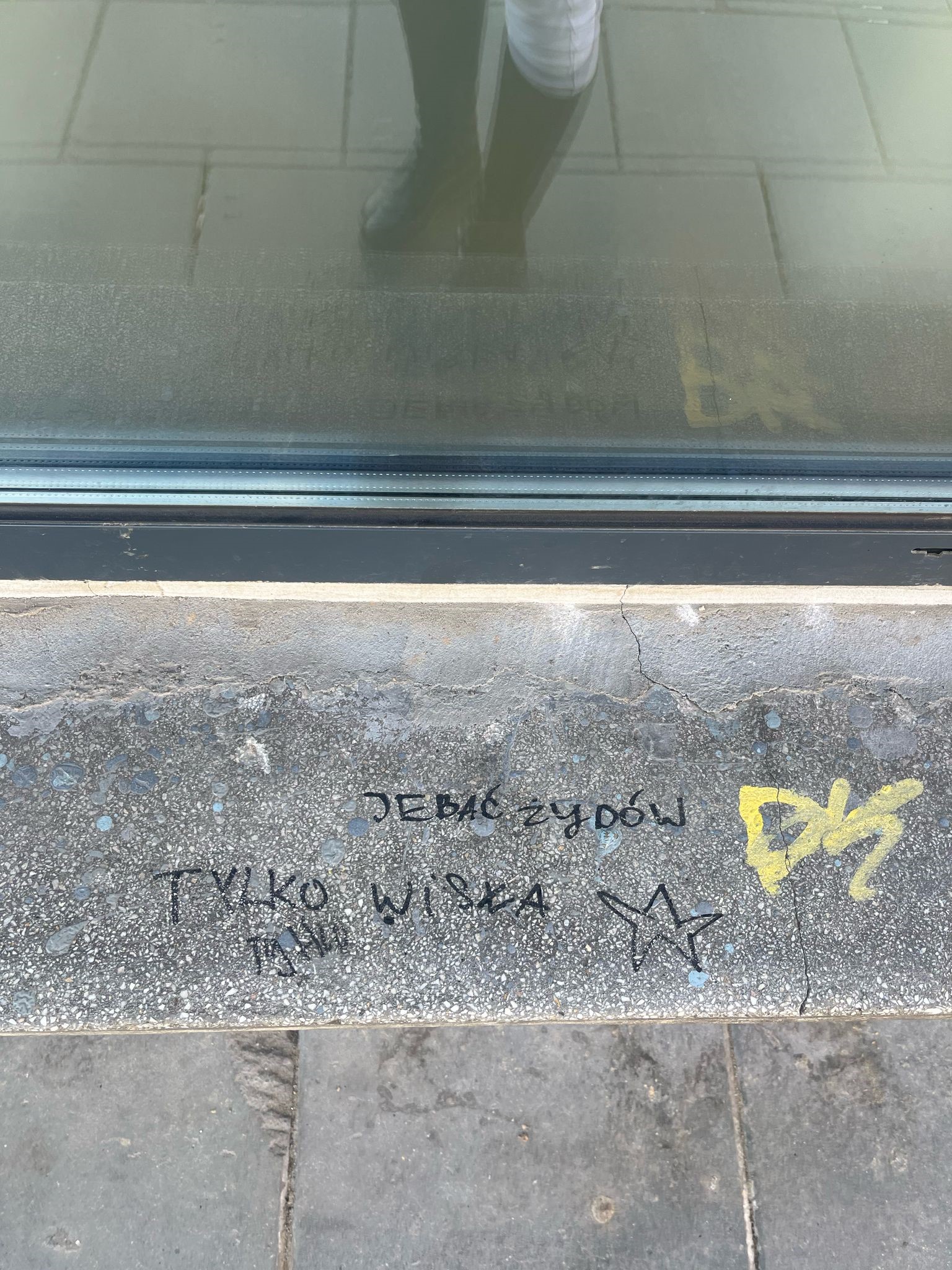 Zdjęcie przed zamalowaniem