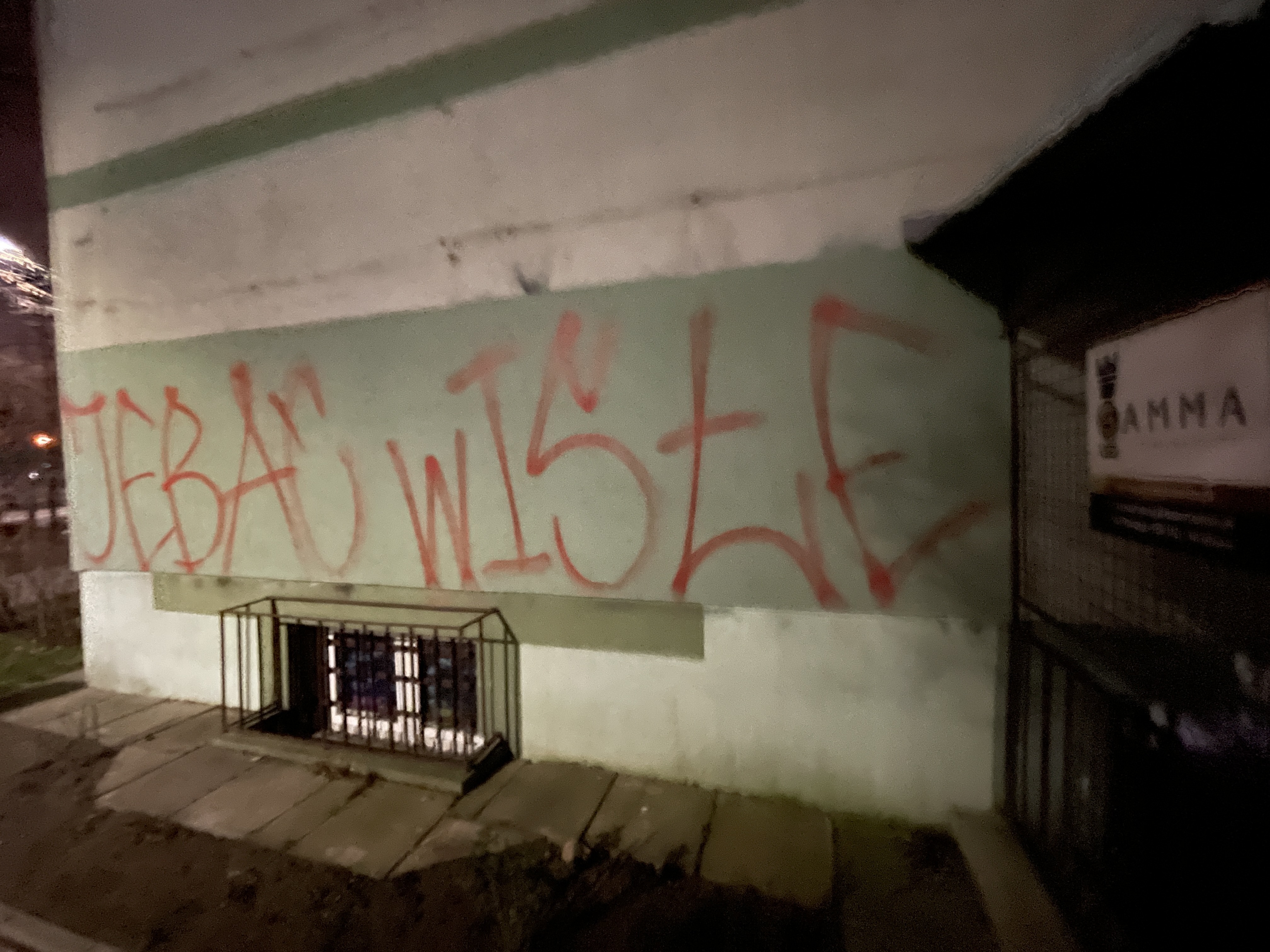 Zdjęcie przed zamalowaniem