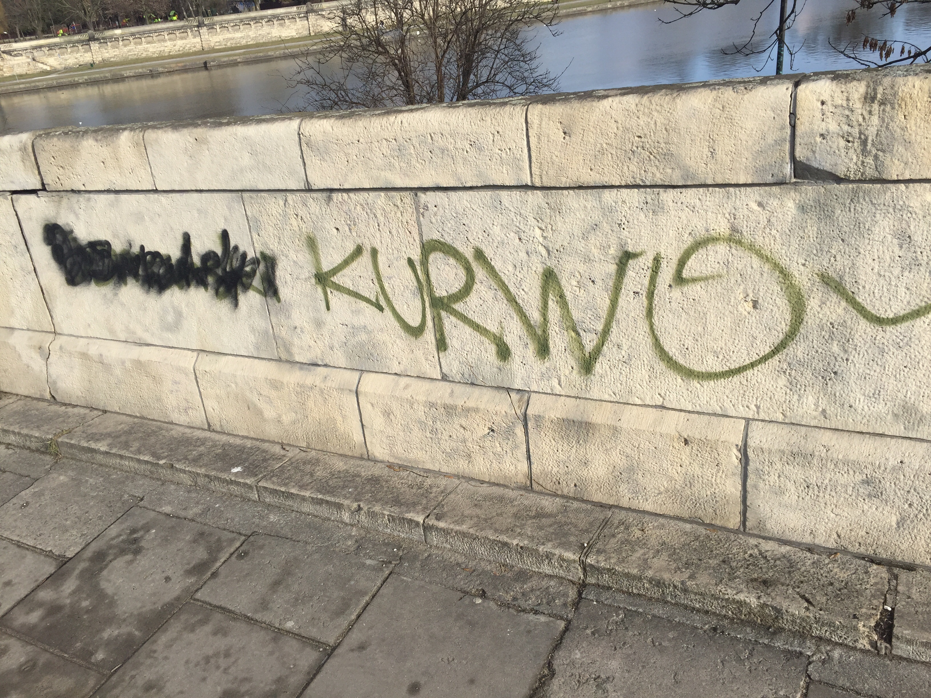Zdjęcie przed zamalowaniem