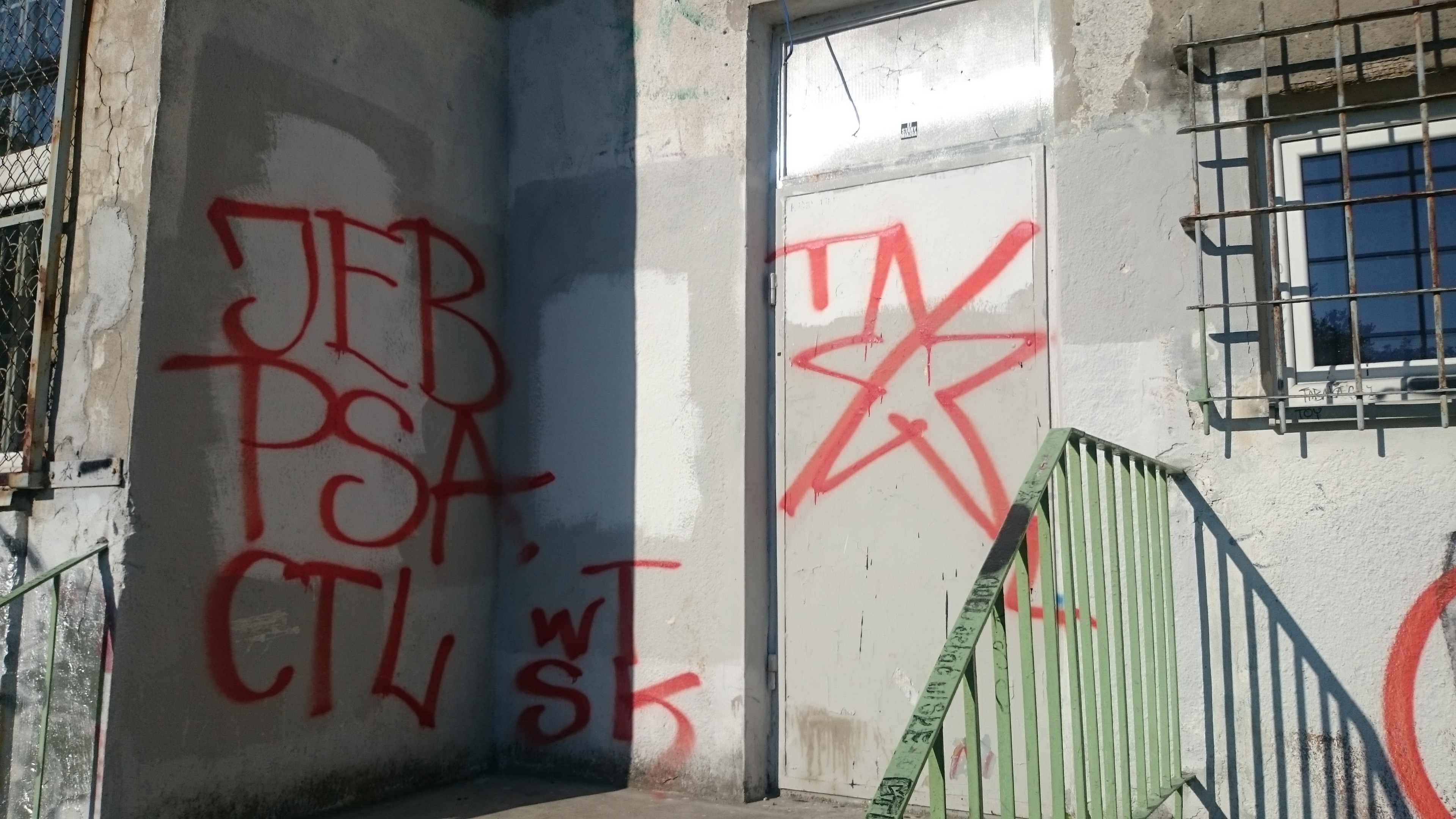 Zdjęcie przed zamalowaniem
