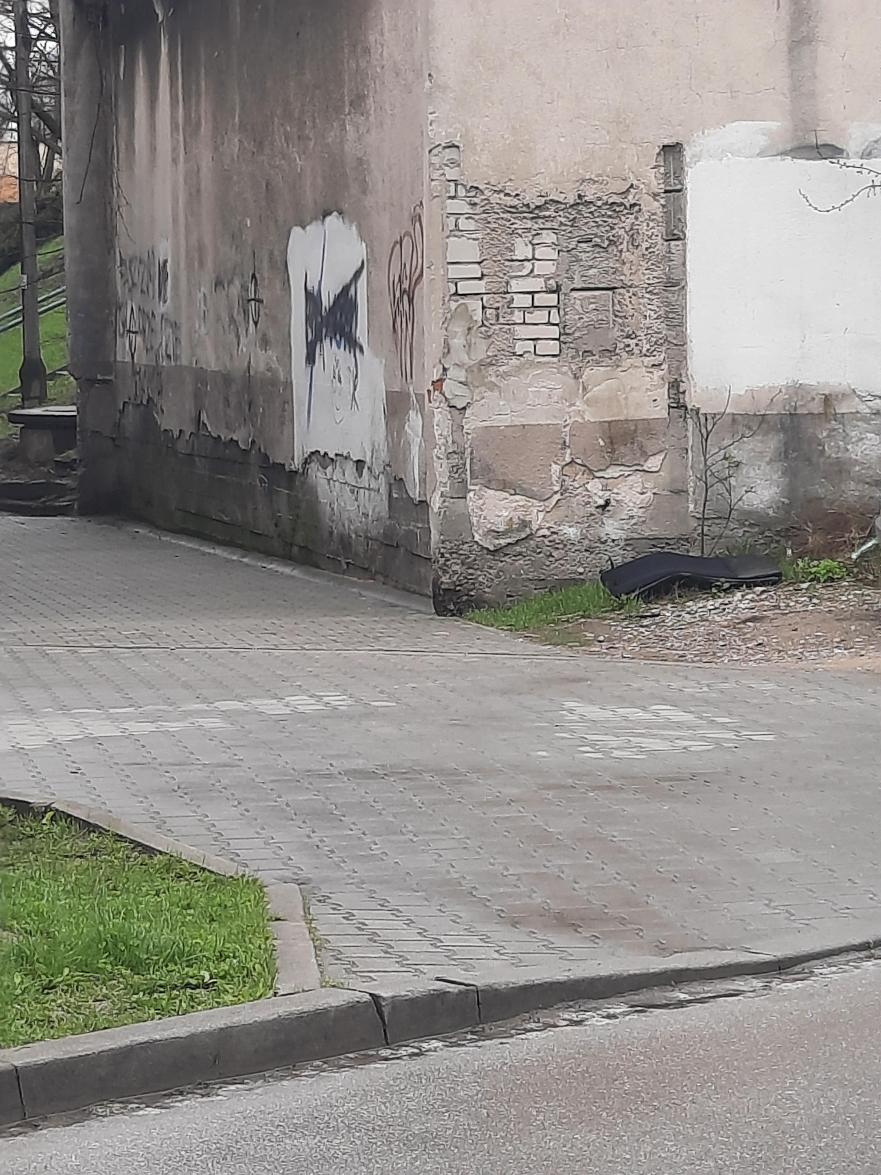 Zdjęcie przed zamalowaniem