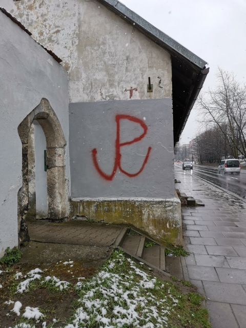 Zdjęcie przed zamalowaniem