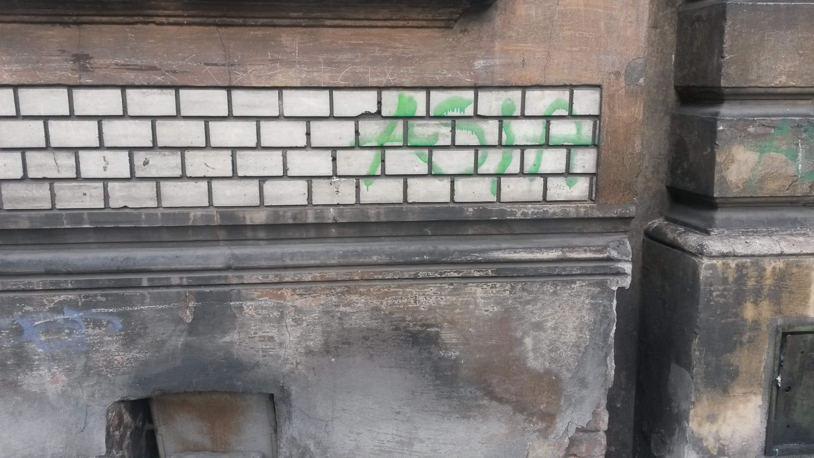 Zdjęcie przed zamalowaniem