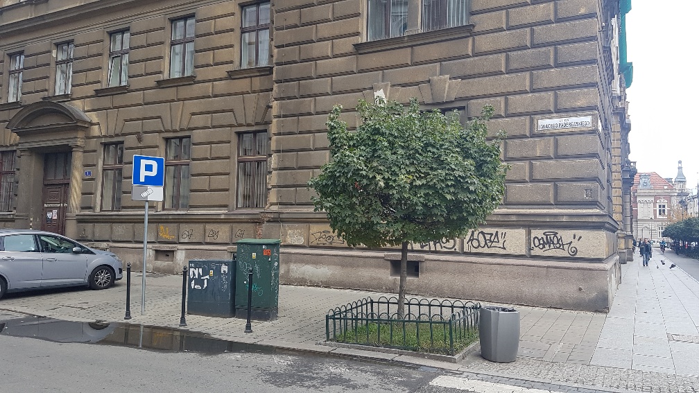 Zdjęcie przed zamalowaniem