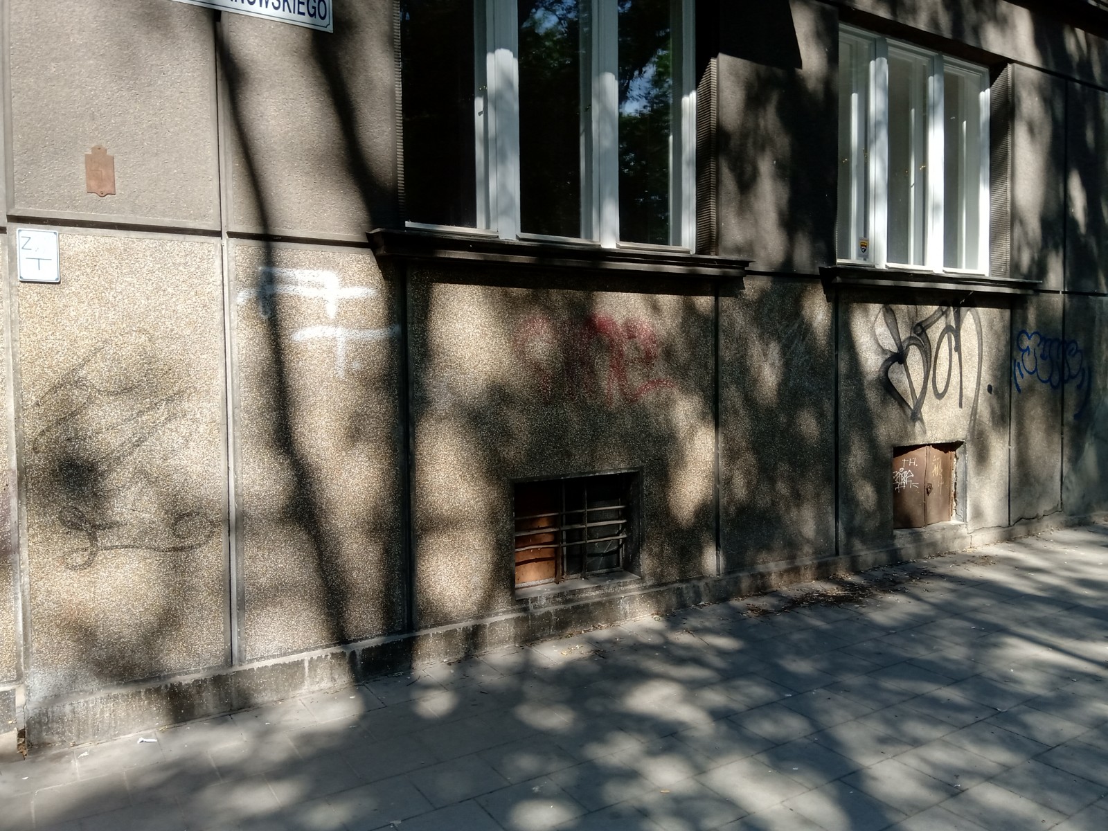 Zdjęcie przed zamalowaniem