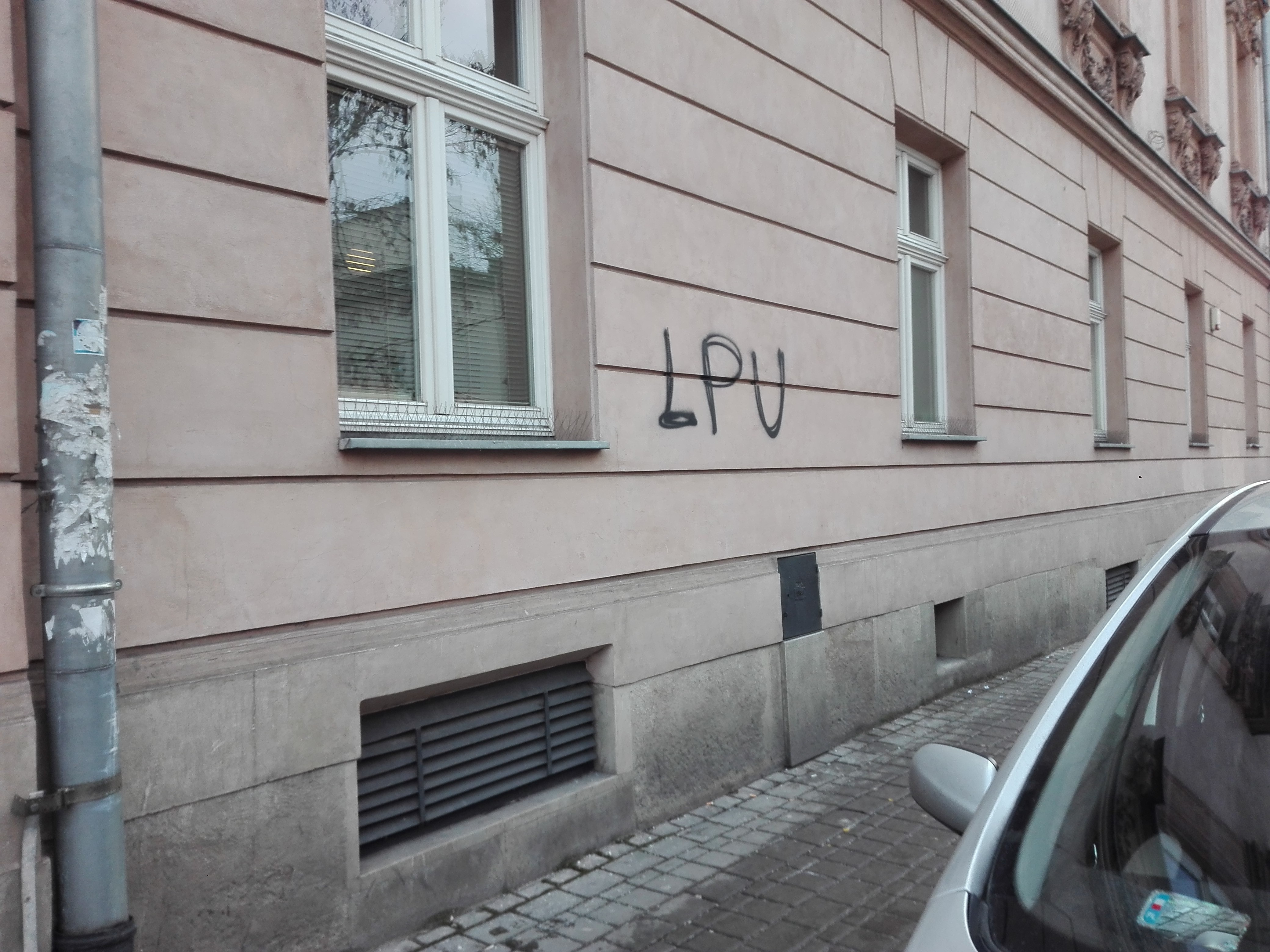Zdjęcie przed zamalowaniem