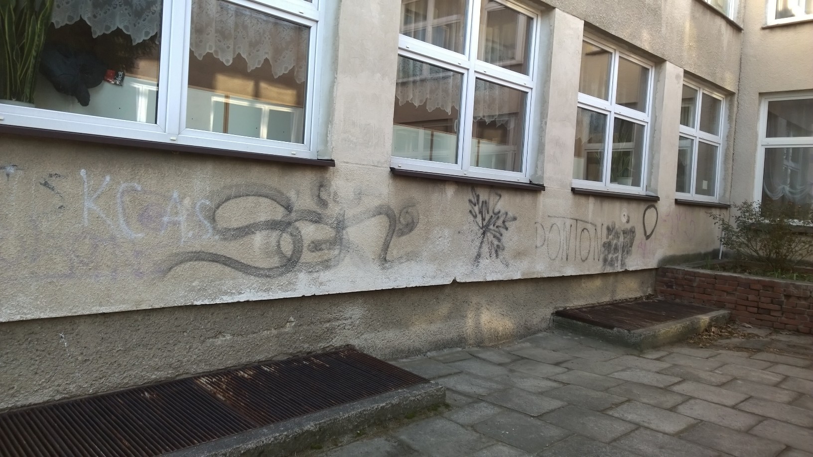 Zdjęcie przed zamalowaniem