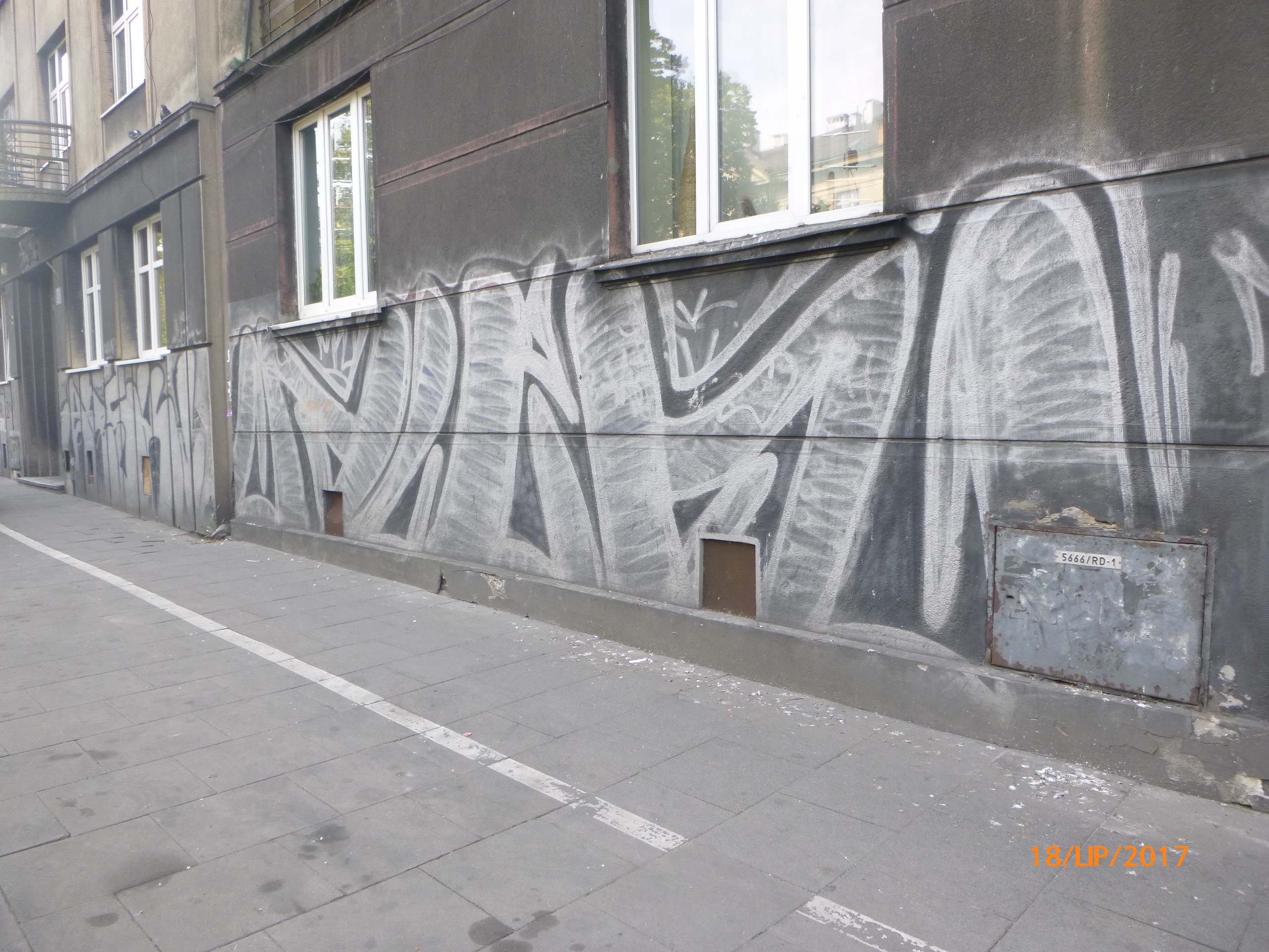 Zdjęcie przed zamalowaniem