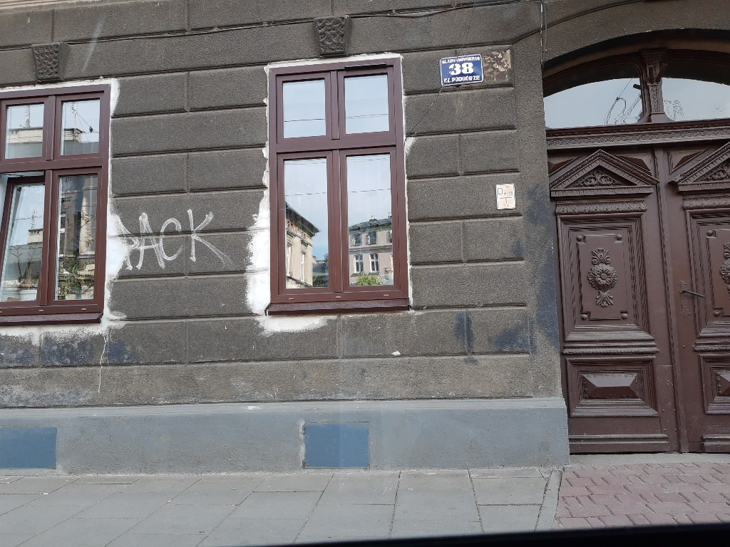 Zdjęcie przed zamalowaniem