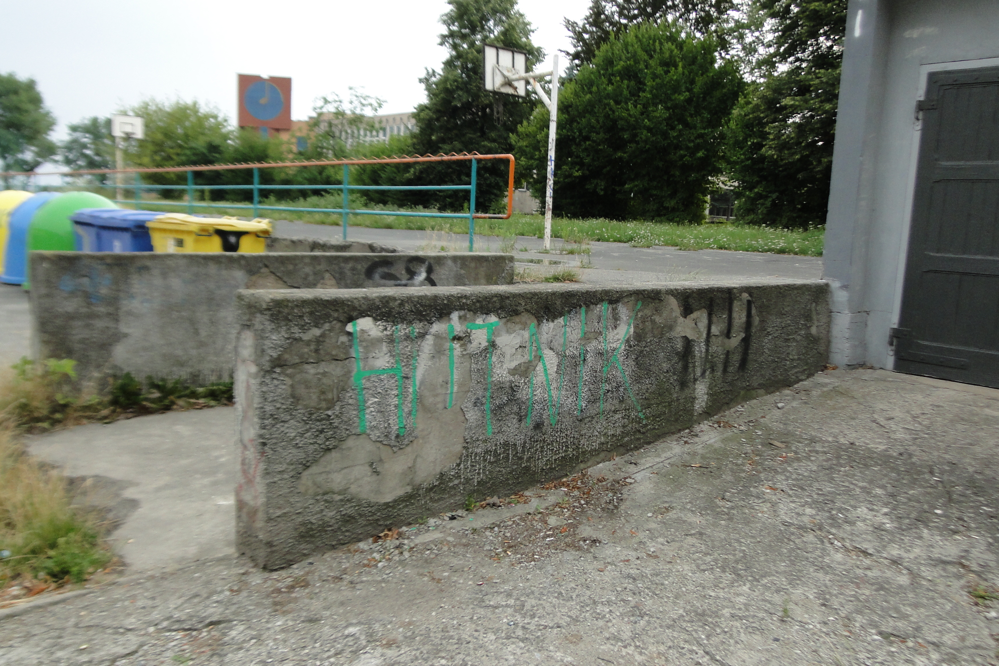 Zdjęcie przed zamalowaniem