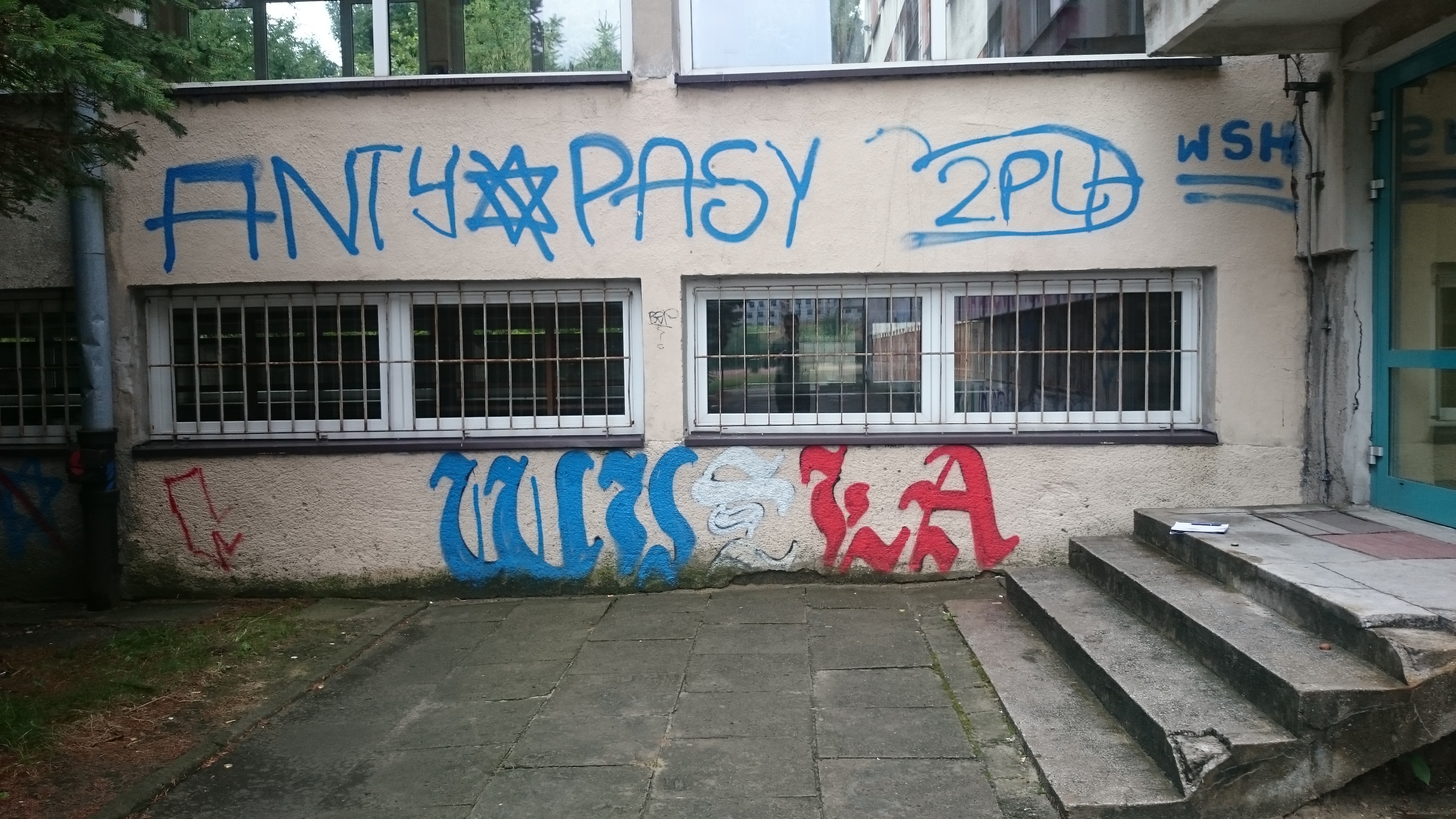 Zdjęcie przed zamalowaniem