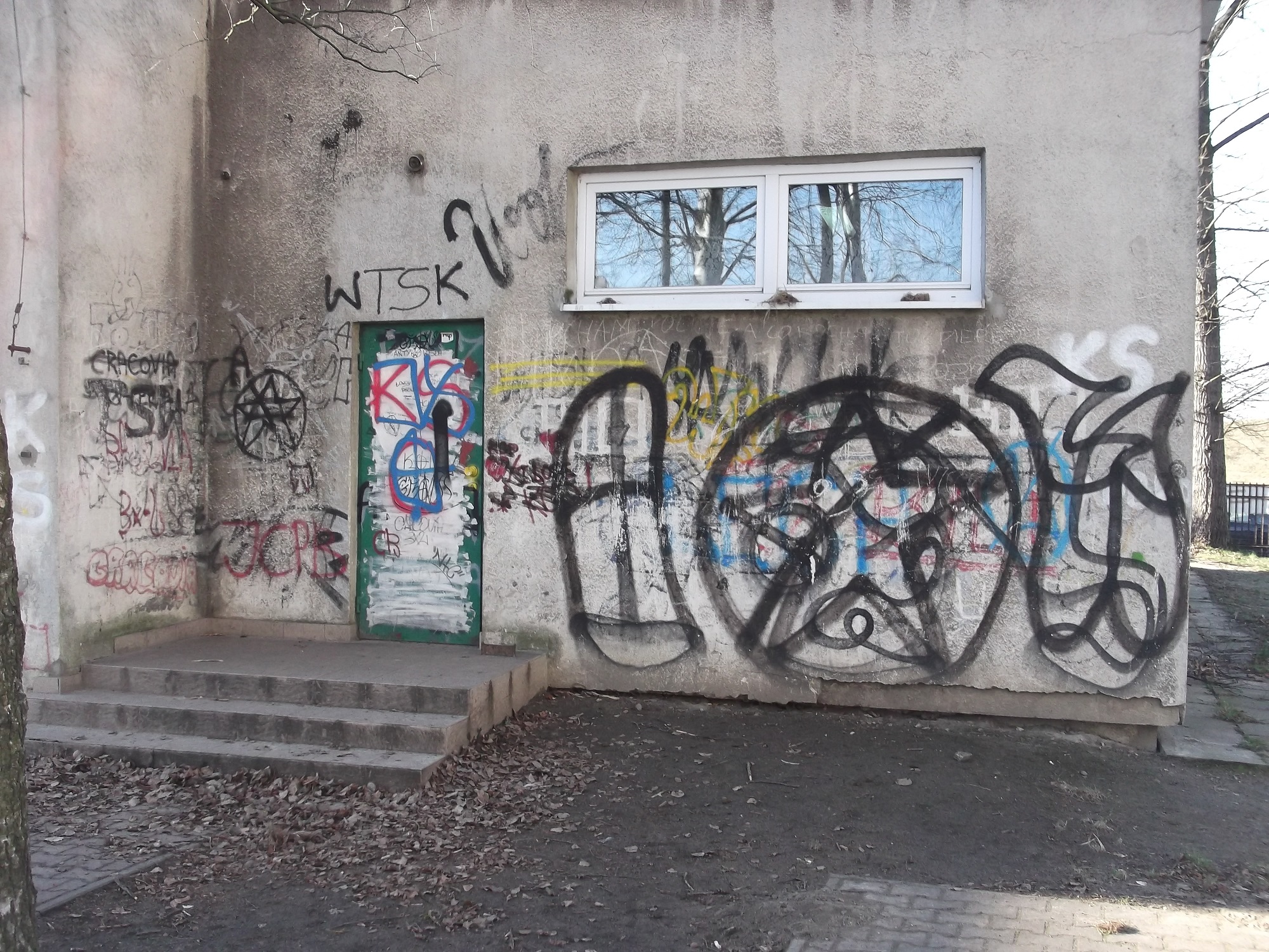 Zdjęcie przed zamalowaniem